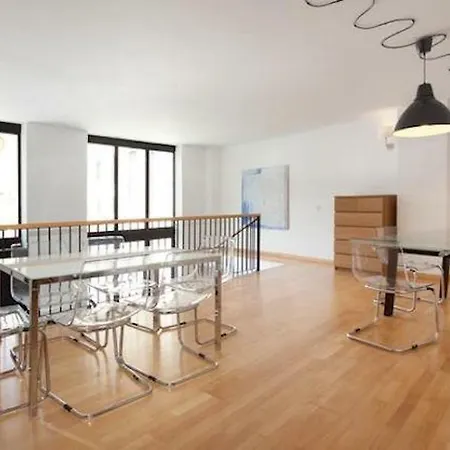Spacious For Families Near Park Guell Appartamento *